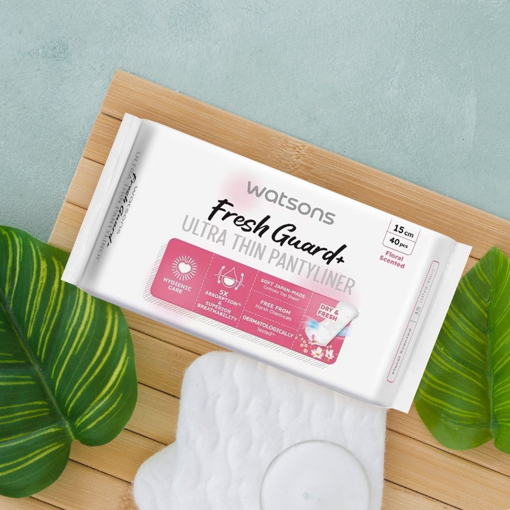 Băng Vệ Sinh Hàng Ngày Watsons Fresh Guard+ Siêu Mỏng Hương Hoa 15cm 40 Miếng