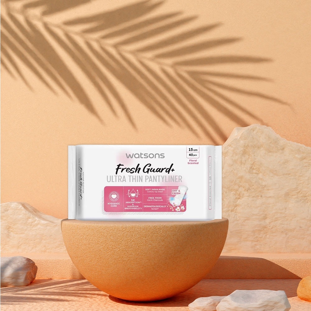 Băng Vệ Sinh Hàng Ngày Watsons Fresh Guard+ Siêu Mỏng Hương Hoa 15cm 40 Miếng