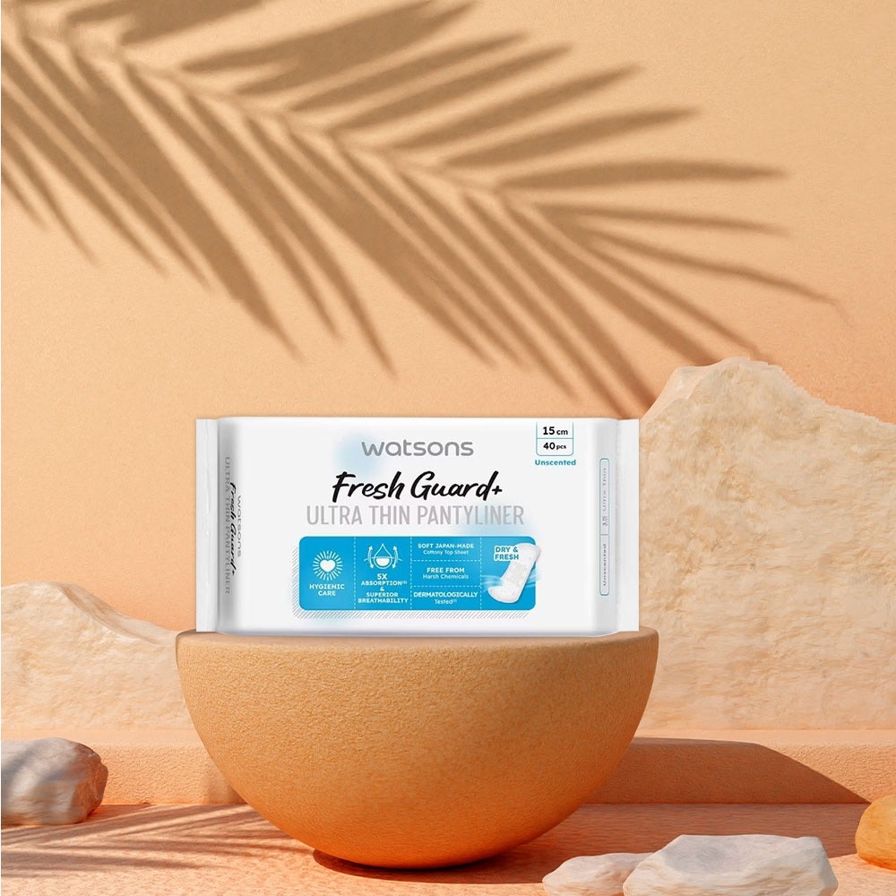 Băng Vệ Sinh Hàng Ngày Watsons Fresh Guard+ Siêu Mỏng Không Mùi 15cm 40 Miếng