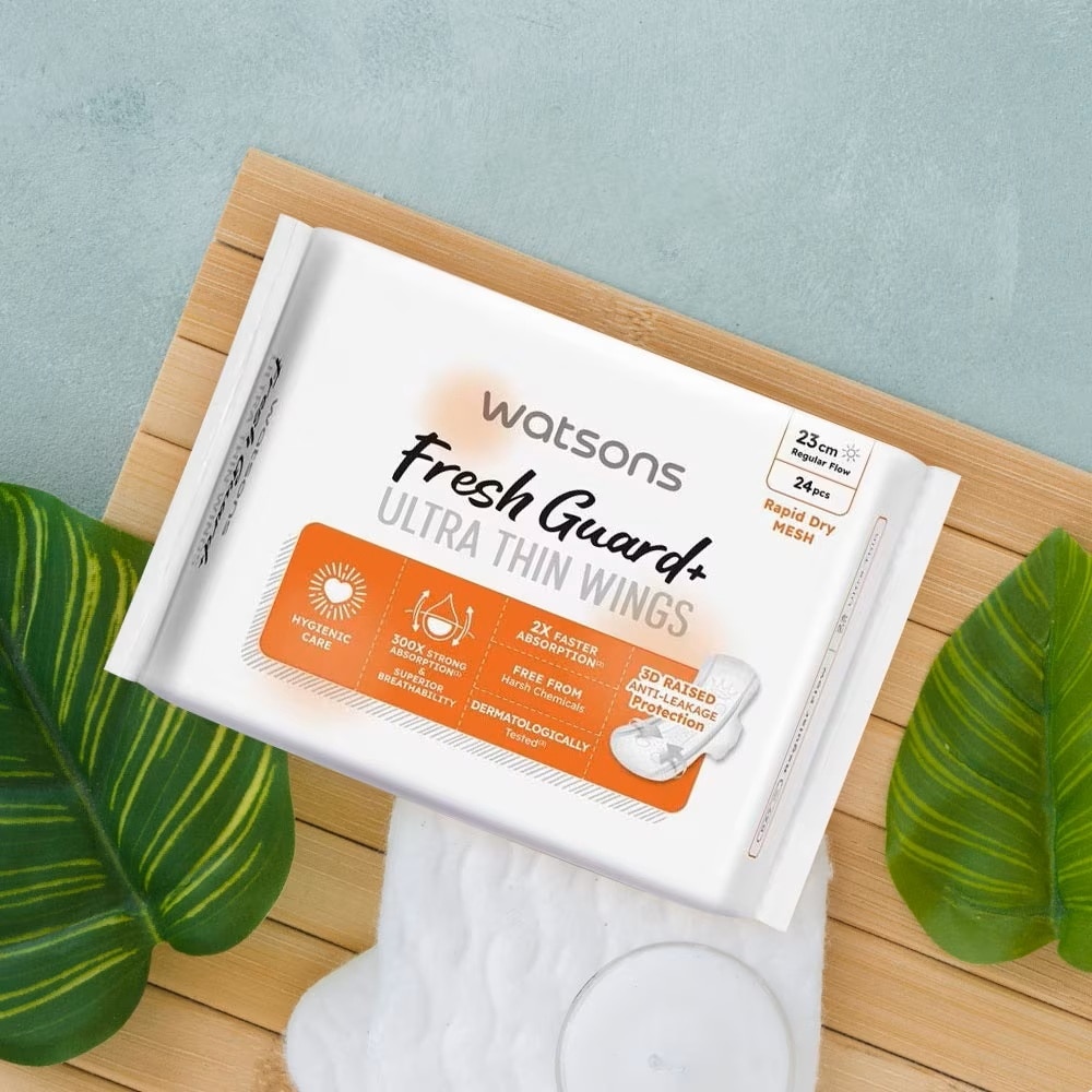 Băng Vệ Sinh Siêu Mỏng Cánh Watsons Soft Dry Ultra Thin Wings Napkin 23cm 24 Miếng image