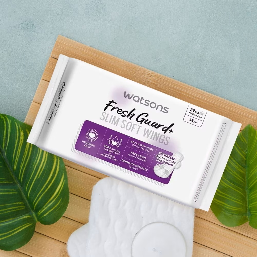 Băng Vệ Sinh Ban Ngày Mỏng Có Cánh Watsons Fresh Guard Slim Wings Napkin 29cm x 18 Miếng image