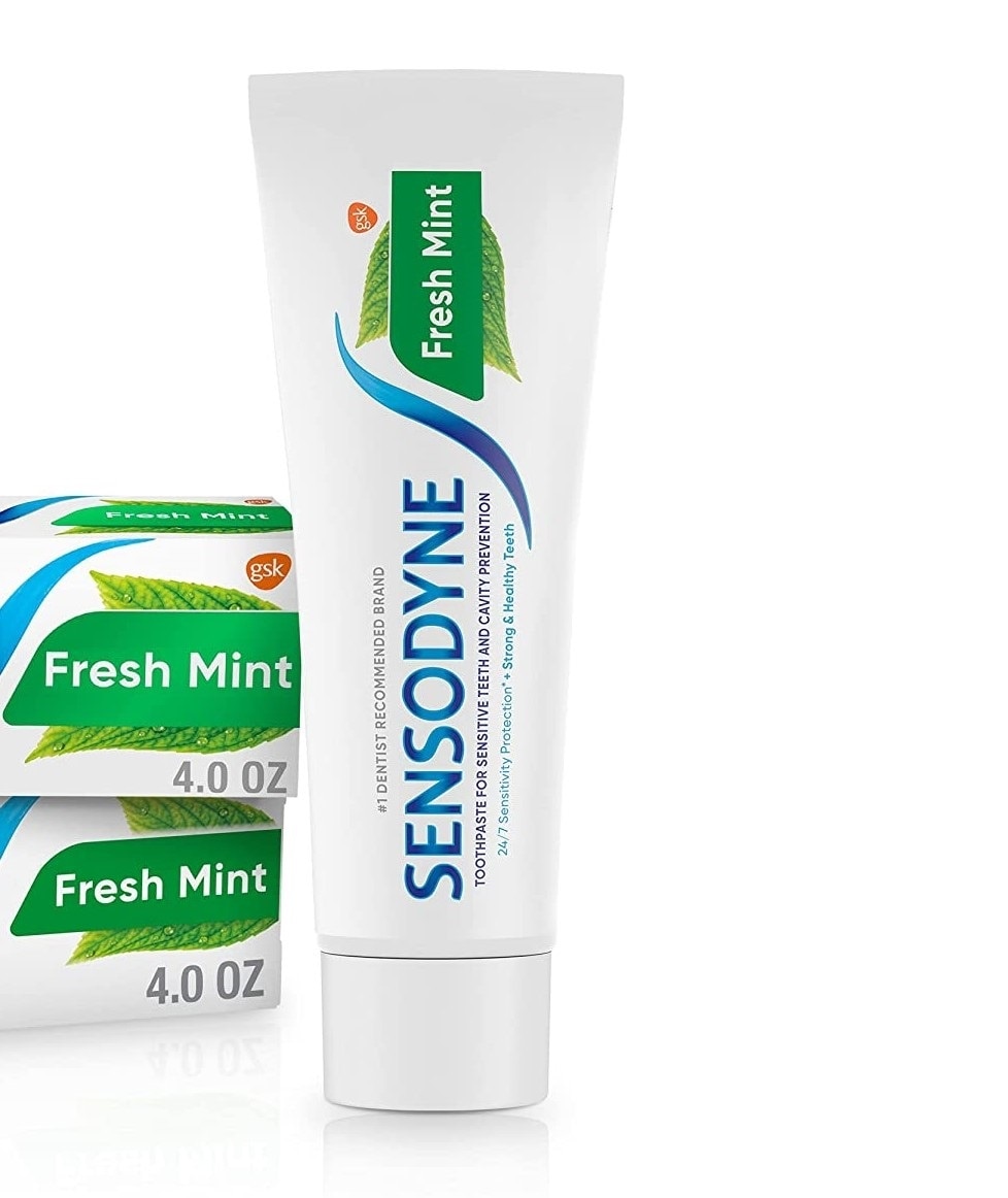 Kem Đánh Răng Hương Bạc Hà Sensodyne Fresh Mint 100g