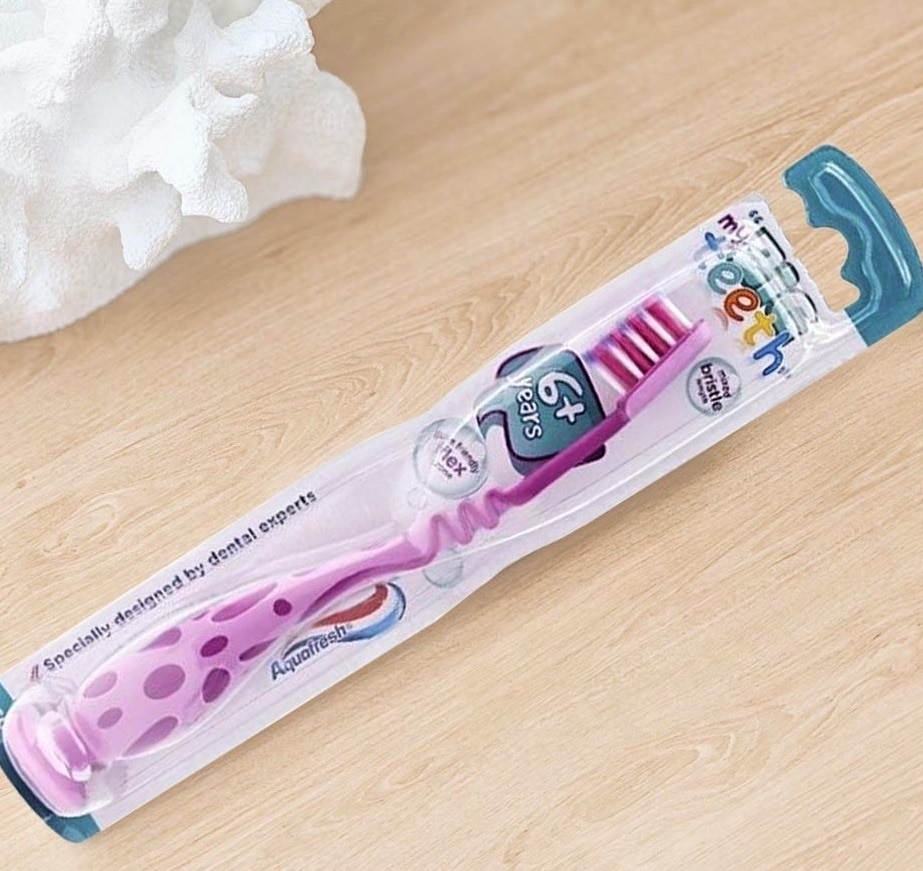 Bàn Chải Đánh Răng Trẻ Em Răng Lớn Aquafresh Kid Big Teeth 6-8Tuổi