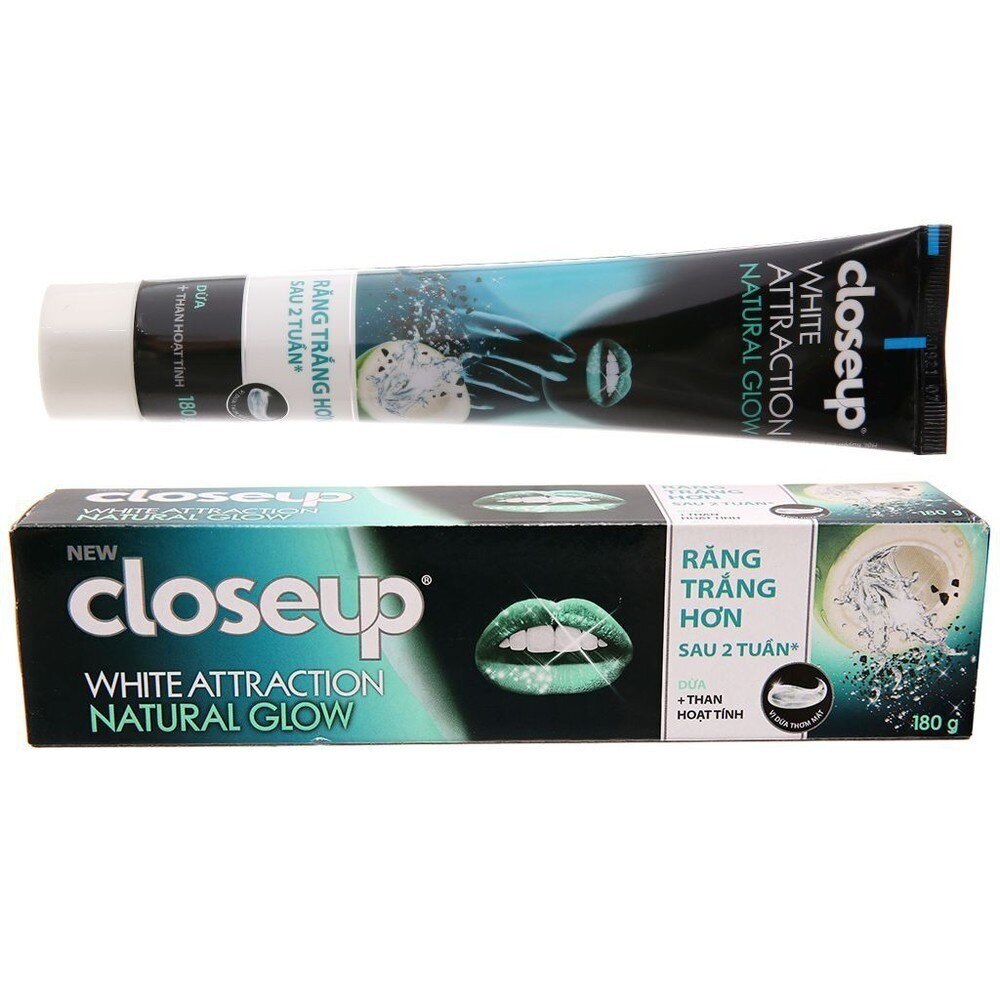 Closeup White Attraction Natural Glow Coconut & Charcoal 230g