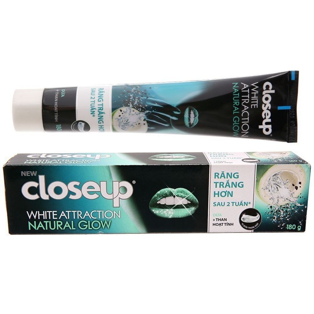 Closeup White Attraction Natural Glow Coconut & Charcoal 230g