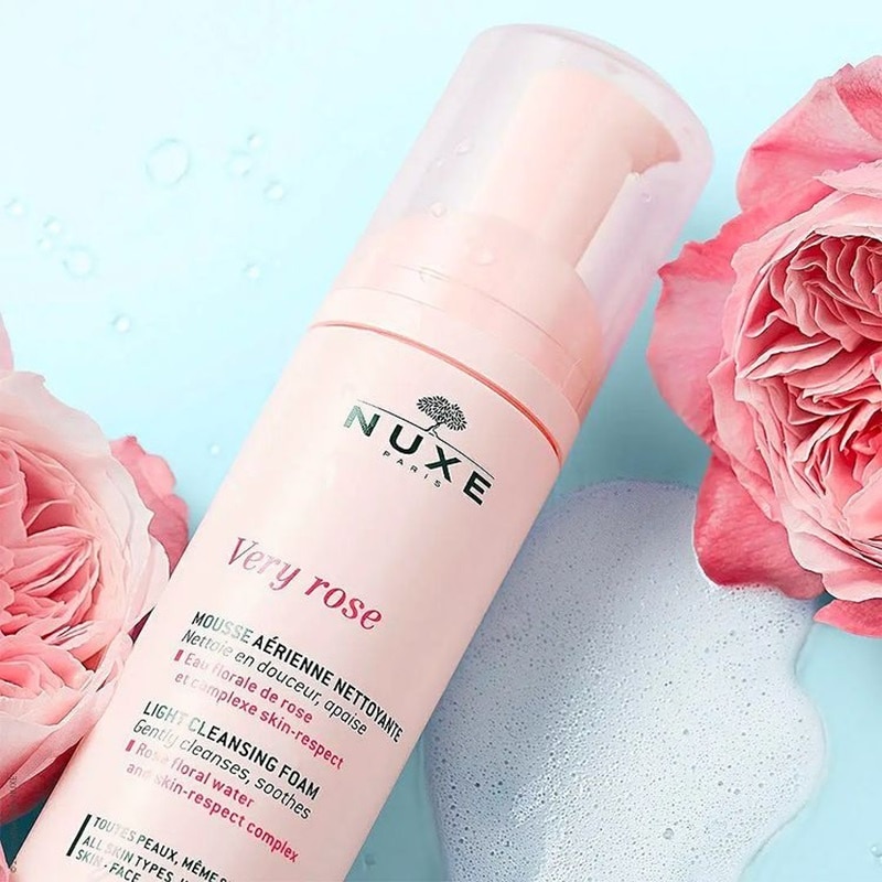 Sữa Rửa Mặt Nuxe Tạo Bọt Chiết Xuất Hoa Hồng Very Rose Light Cleansing Foam 150ml