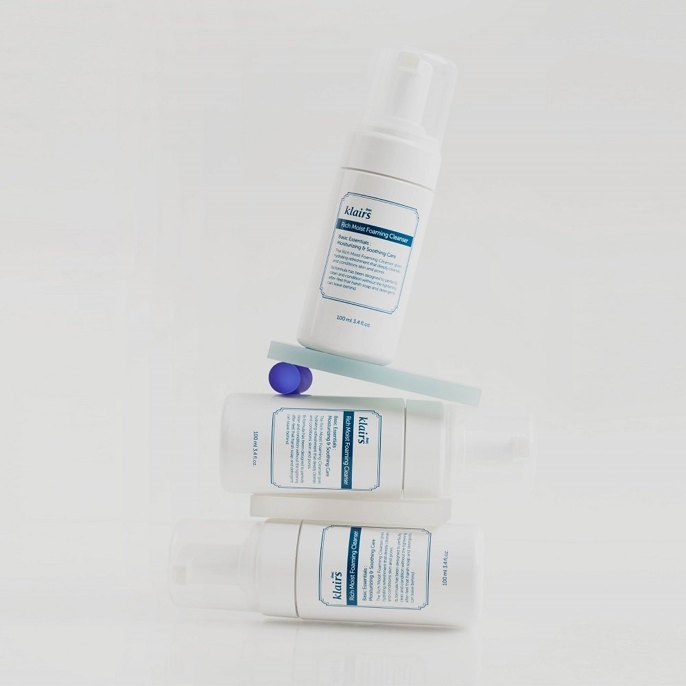Sữa Rửa Mặt Làm Sạch Và Dưỡng Ẩm Cho Mọi Loại Da Rich Moist Foaming 100ml image