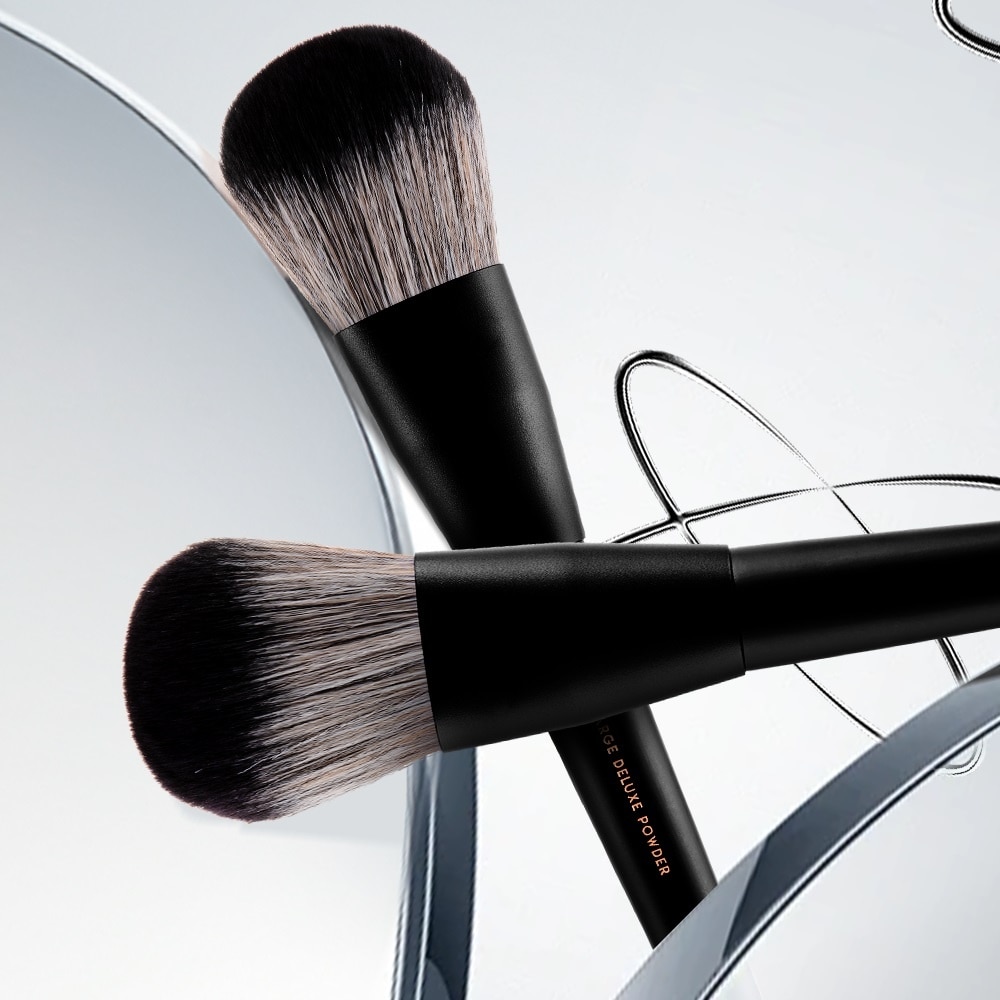 Large Deluxe Powder Brush M23
