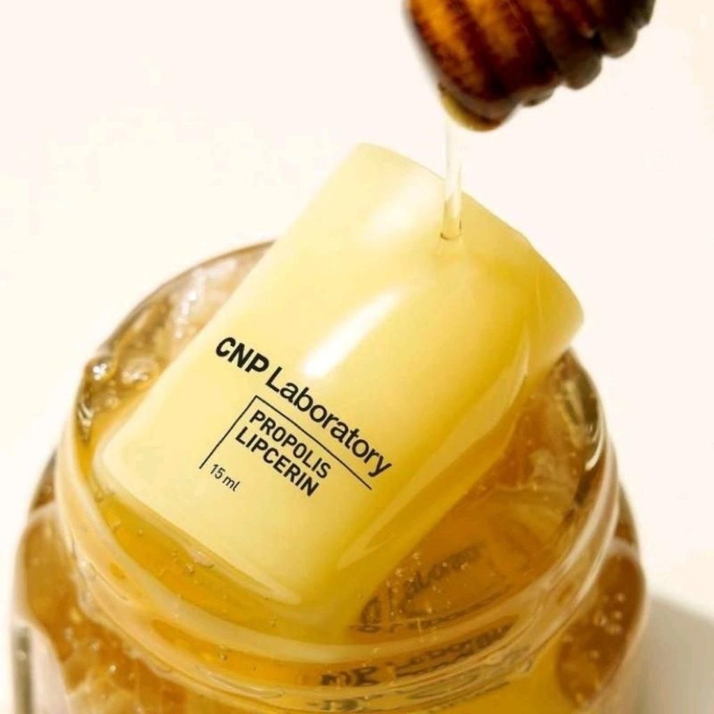 Dưỡng Môi Dạng Thỏi Vặn CNP Laboratory Propolis Lipcerin 15ml