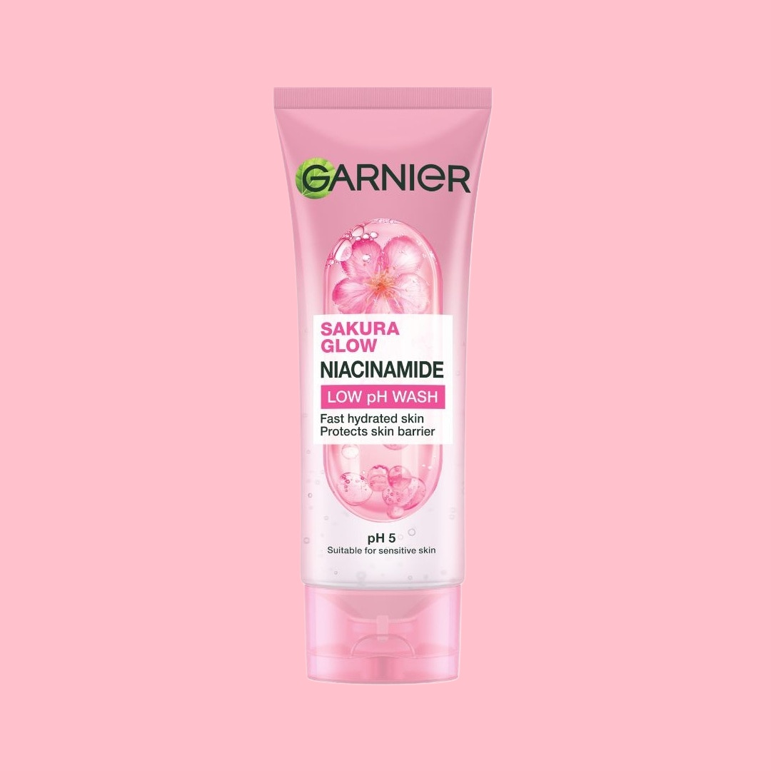 Sữa Rửa Mặt Garnier Sakura Glow Niacinamide Low pH Wash 100ml image